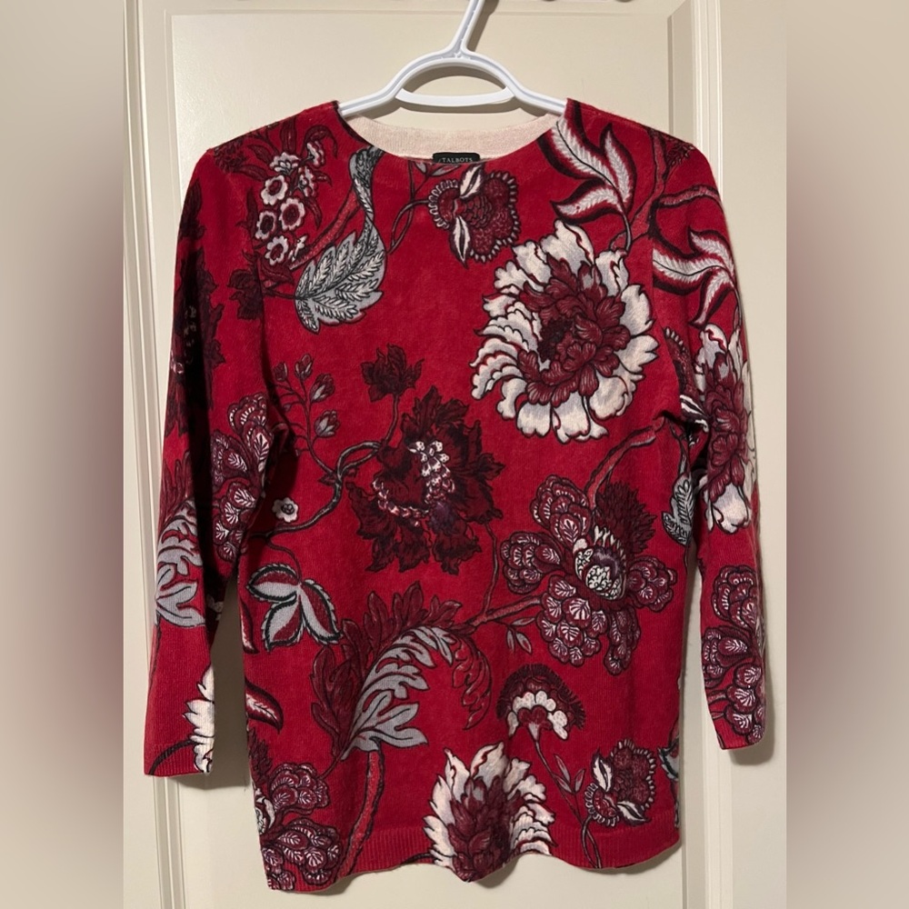 Women’s Red Floral Crewneck Sweater - Classic Knit